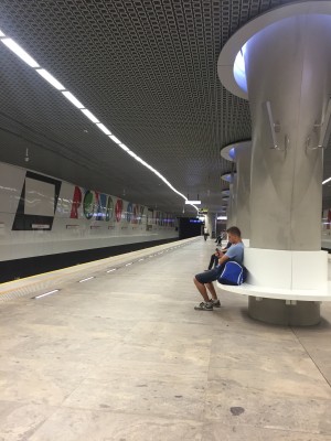 метро варшавы