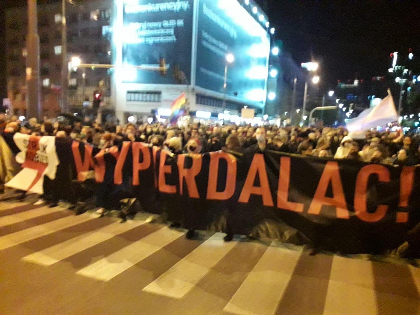против запрета абортов польше