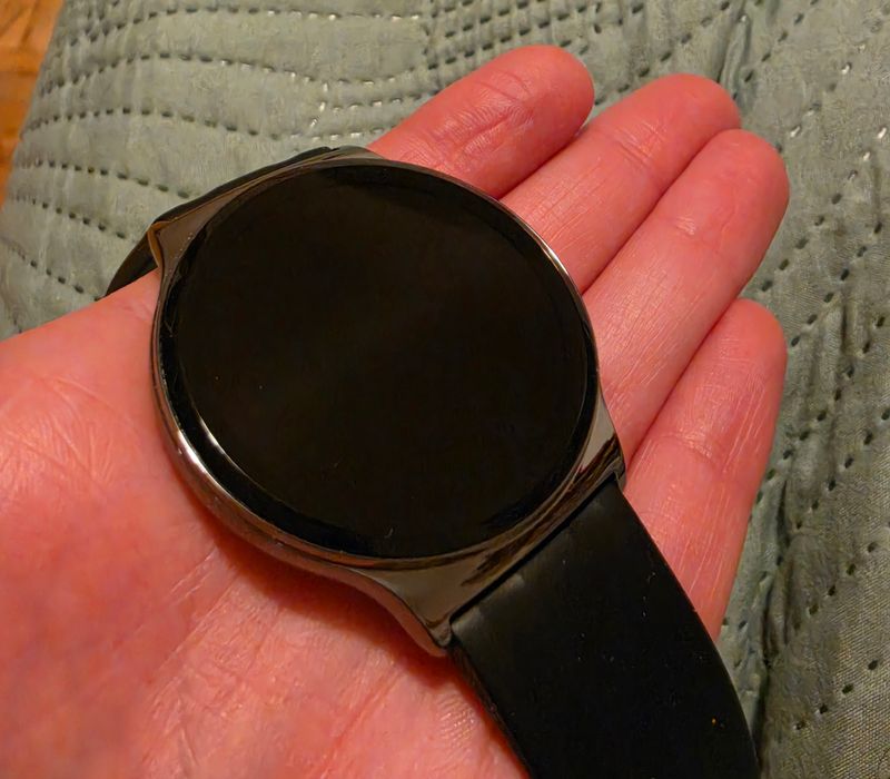 Комплект, упаковка и часы HAYLOU Solar Lite 2.